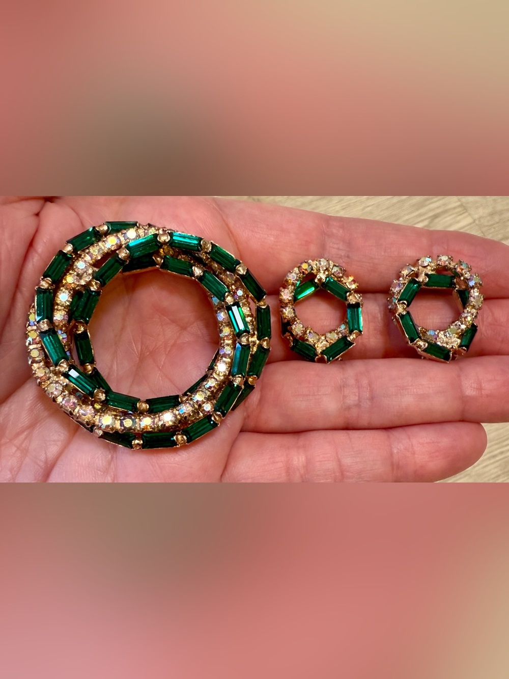 STUNNING Vintage Brooch Earrings Set Emerald Green Aurora Borealis Rhinestones